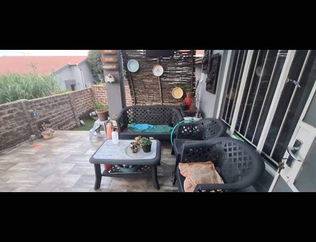 3 BEDROOM TOWNHOUSE FOR SALE IN EDEN GLEN